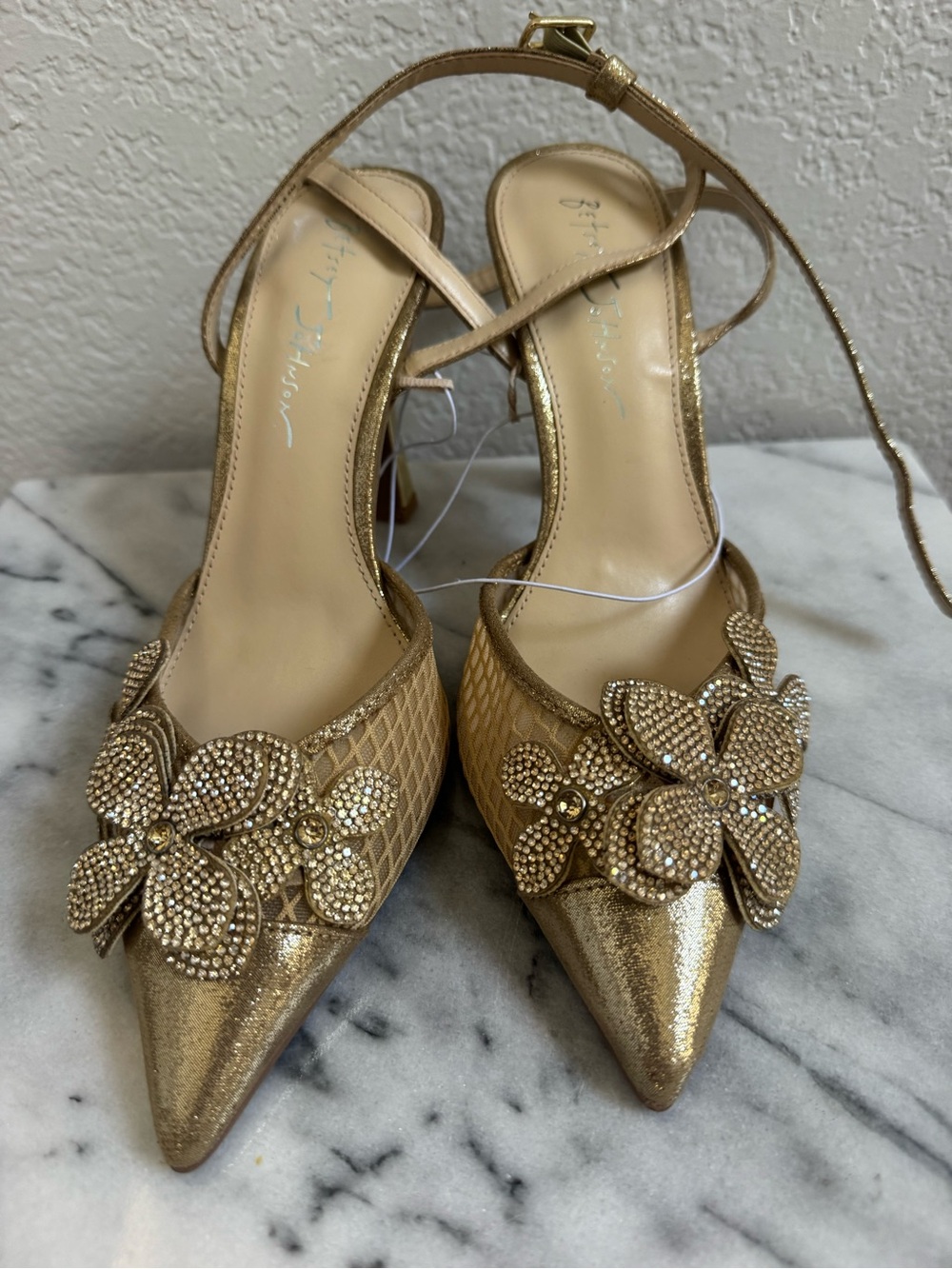 NWOT Betsey Johnson Gold Floral Crystal Pointed-Toe Heels - Picture 2 of 8